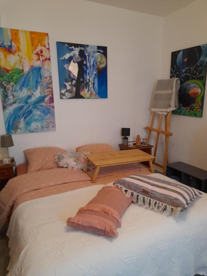 La Chambre De Garance Et Ses Couleurs D'Art Saint-Pol-de-Leon Luaran gambar